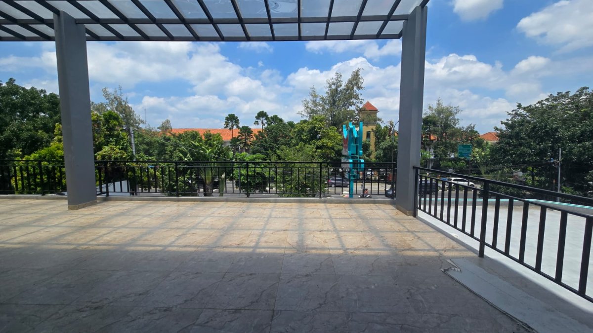 Disewakan Ruang Usaha Strategis Jalan Adi Sucipto Kerten, Laweyan, Solo - Foto 2