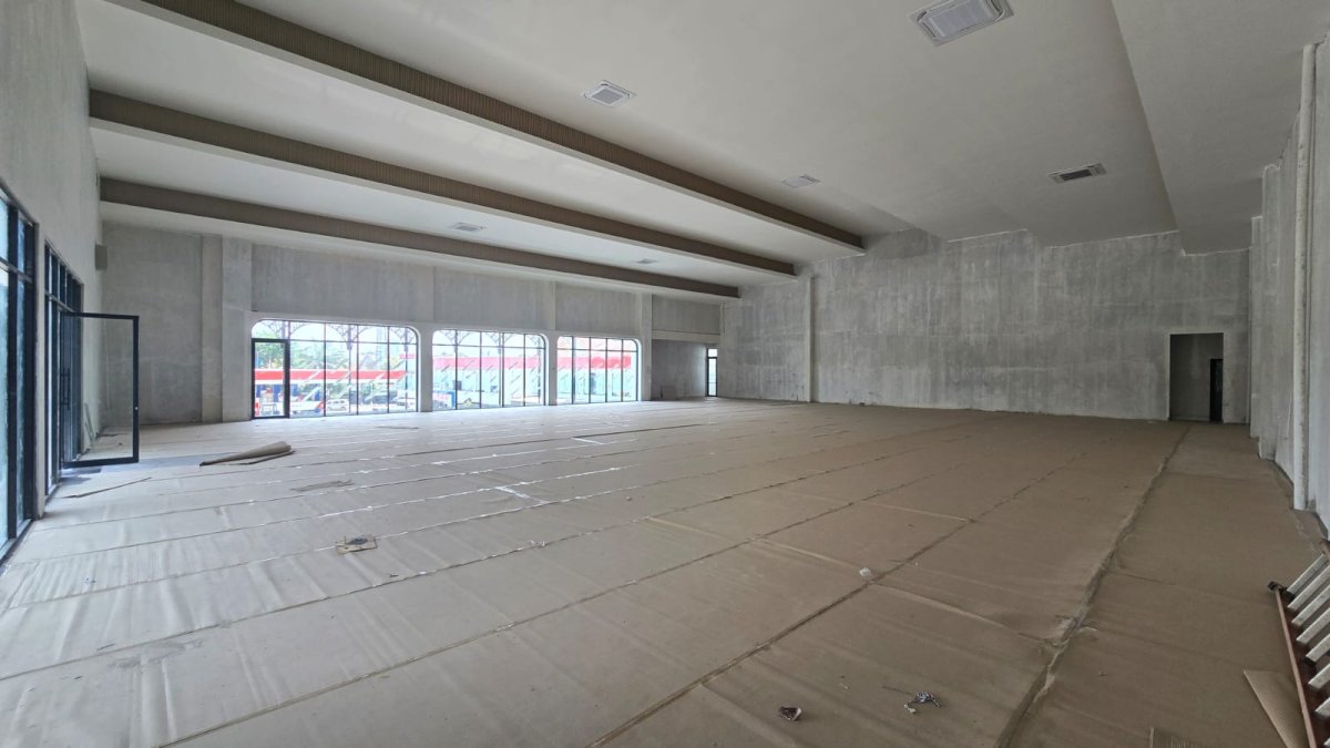 Disewakan Ruang Usaha Strategis Jalan Adi Sucipto Kerten, Laweyan, Solo - Foto 6