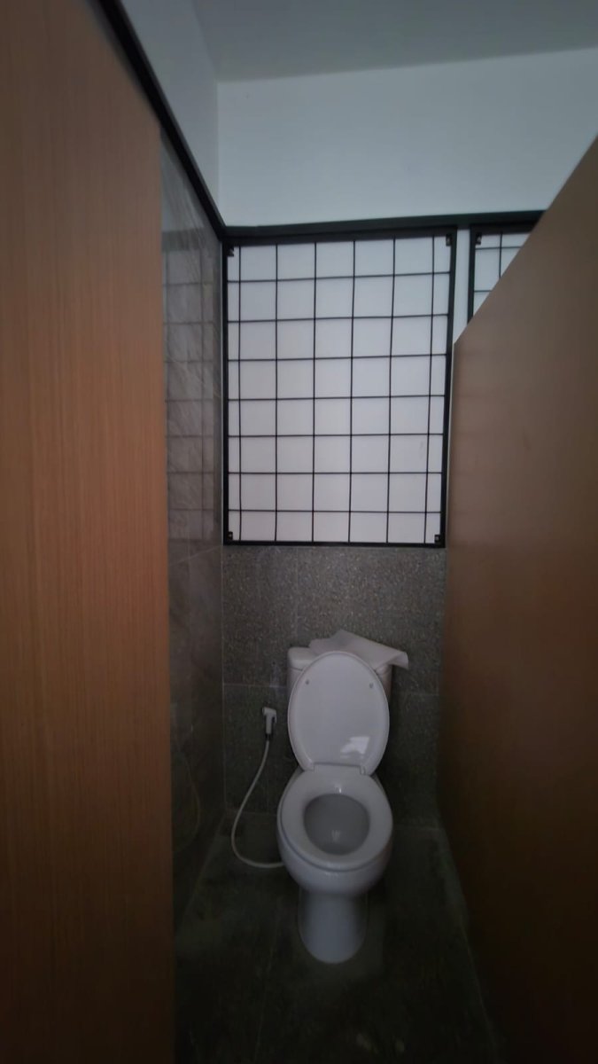 Disewakan Ruang Usaha Strategis Jalan Adi Sucipto Kerten, Laweyan, Solo - Foto 7