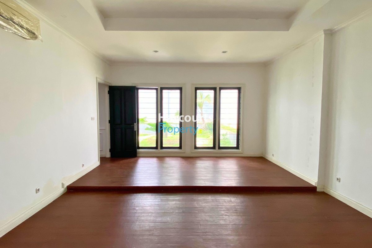 Dijual Rumah Bagus dan Terawat Lingkungan Tenang 15 Menit dari Senayan City Area di Permata Hijau - Foto 2