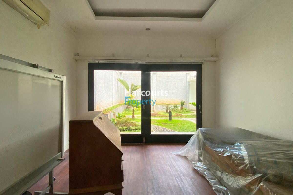 Dijual Rumah Bagus dan Terawat Lingkungan Tenang 15 Menit dari Senayan City Area di Permata Hijau - Foto 6