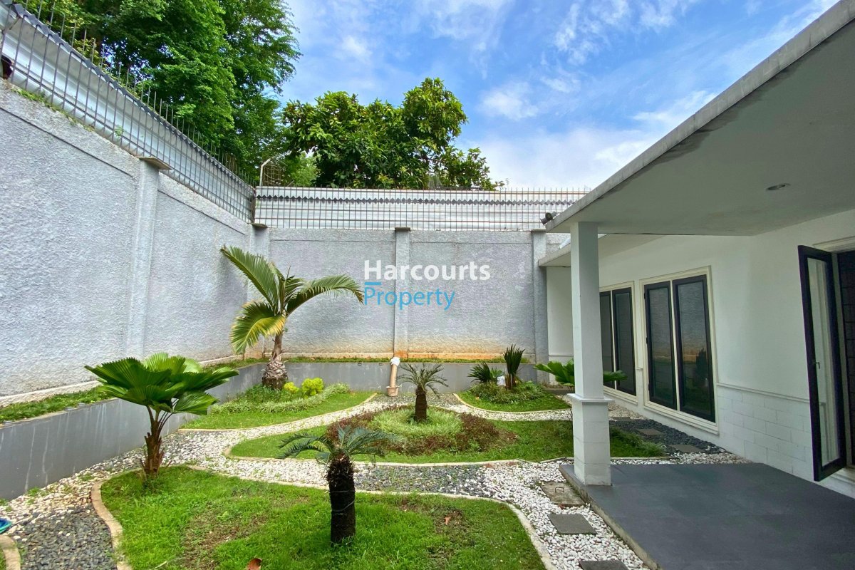Dijual Rumah Bagus dan Terawat Lingkungan Tenang 15 Menit dari Senayan City Area di Permata Hijau - Foto 10