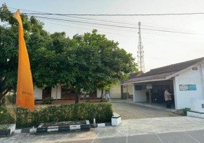 Rumah Lama Hitung Tanah di Pusat Kota Dekat Jalan Sukowati Sragen