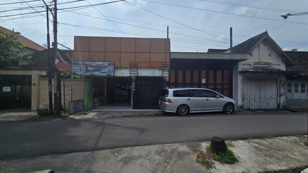 Rumah Hitung Tanah Pusat Kota Dekat Slamet Riyadi Gladag Solo, Cocok Dibangun Ruang Usaha dan Rumah Tinggal