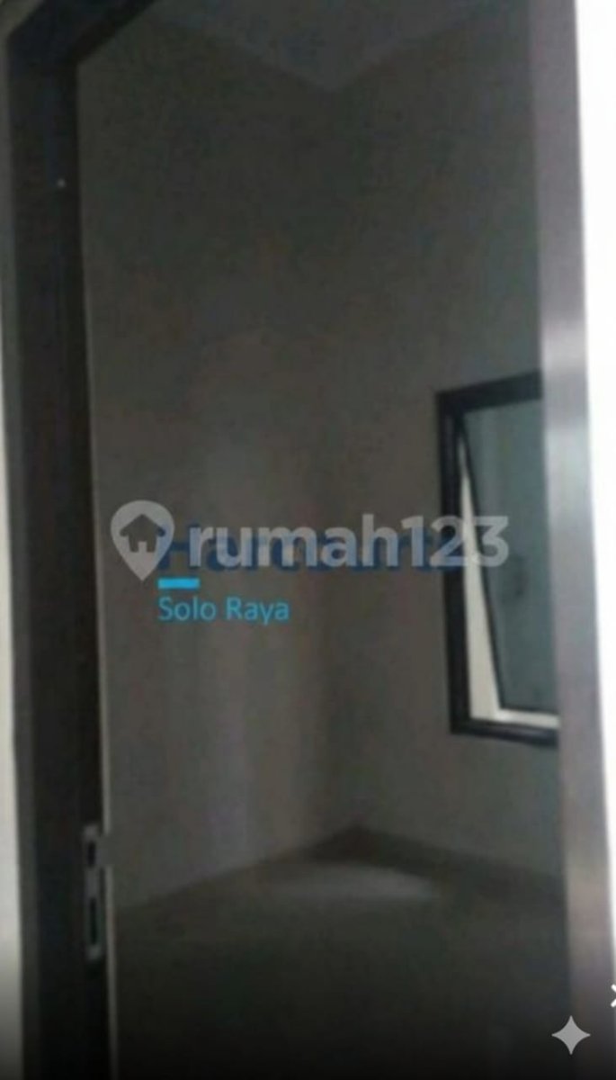 Disewakan Rumah Bagus Bersih Terawat Siap Huni di Cluster di Mojosongo, Solo - Foto 4