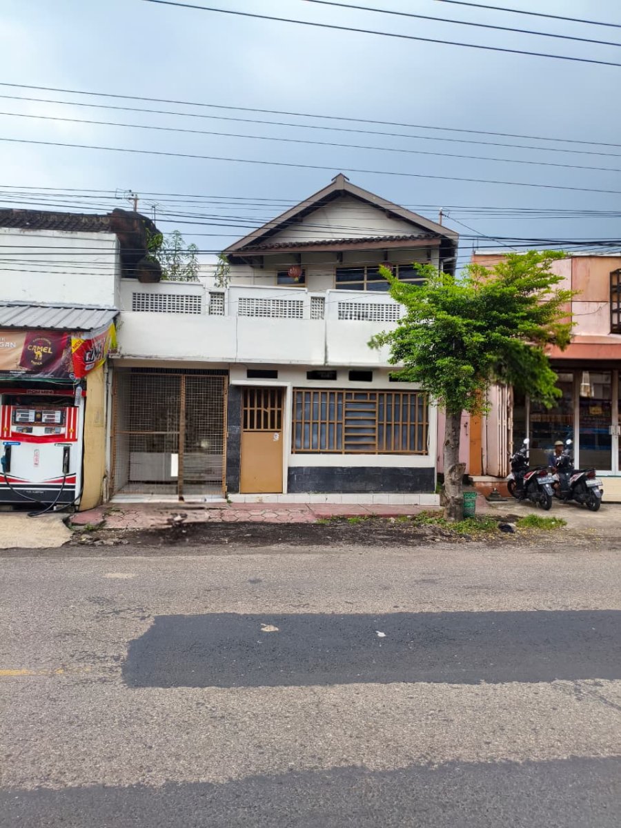 Tanah Dapat Bonus Rumah Strategis Pinggir Jalan Raya Nusukan, Banjarsari, Solo