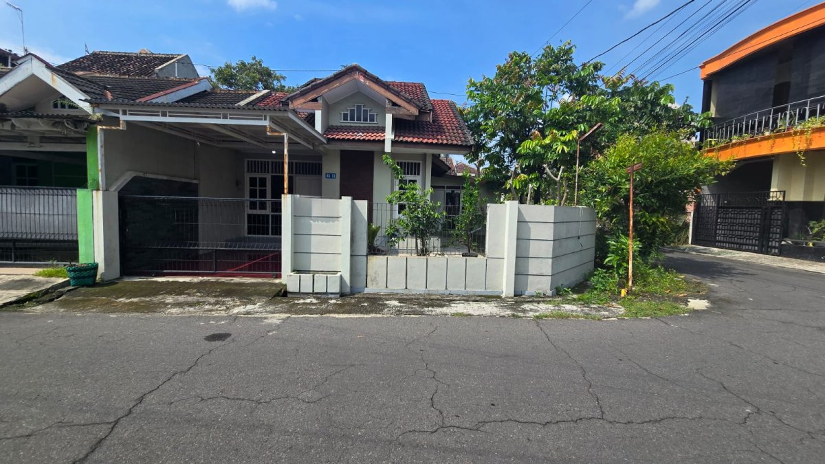 Rumah Murah Siap Pakai Lokasi Bagus di Perumahan Grogol Indah Solo Baru, Dekat Solo Baru