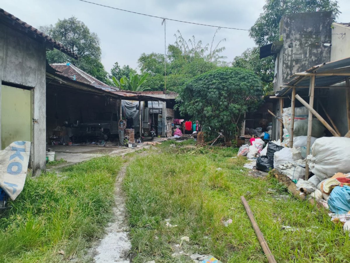 Tanah Strategis Pinggir Jalan Raya, Lokasi di Solo Utara - Foto 2