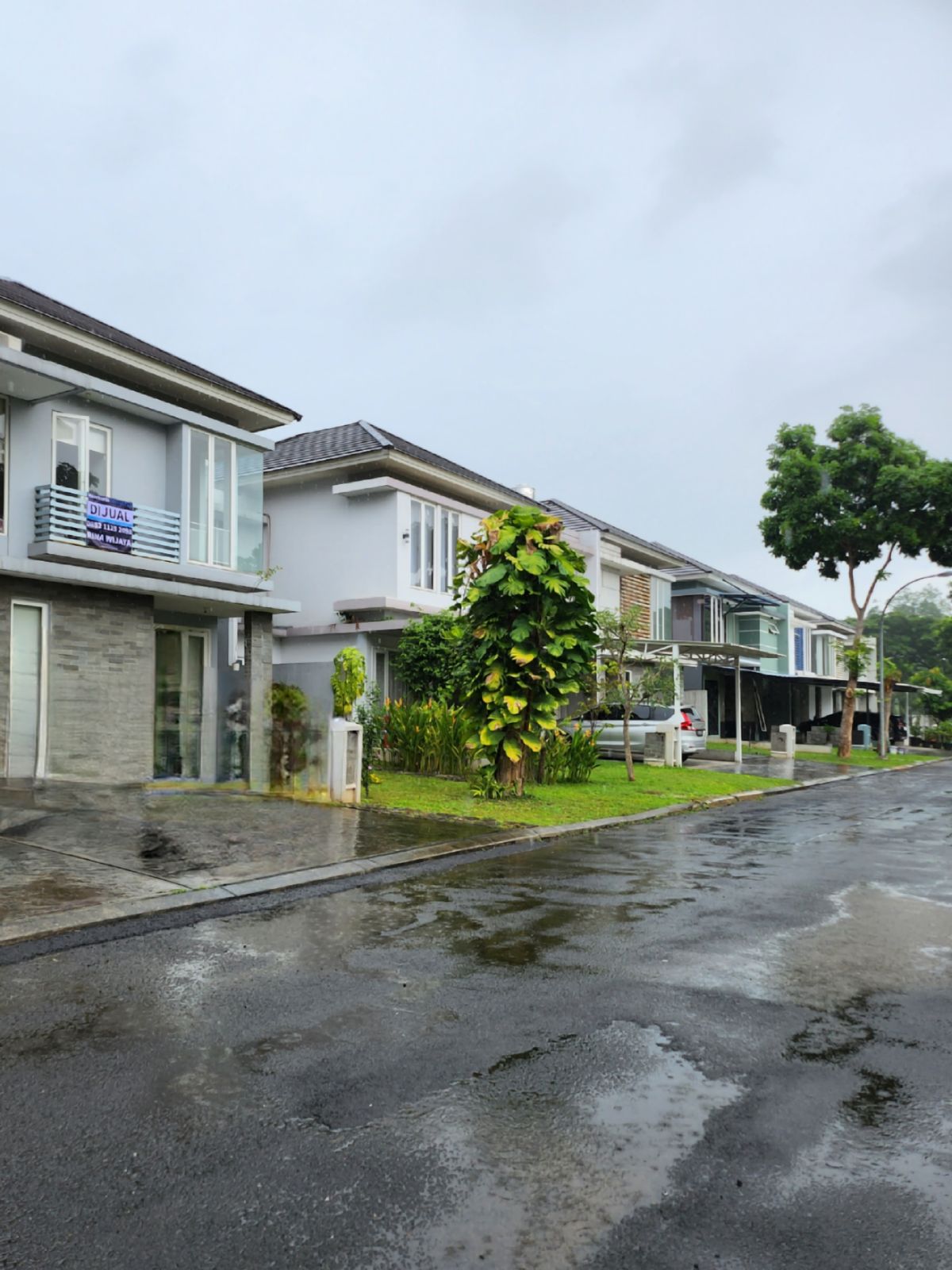 Jual rumah bagus 2 lantai di Suvarna Sutra  Tangerang - Foto 3