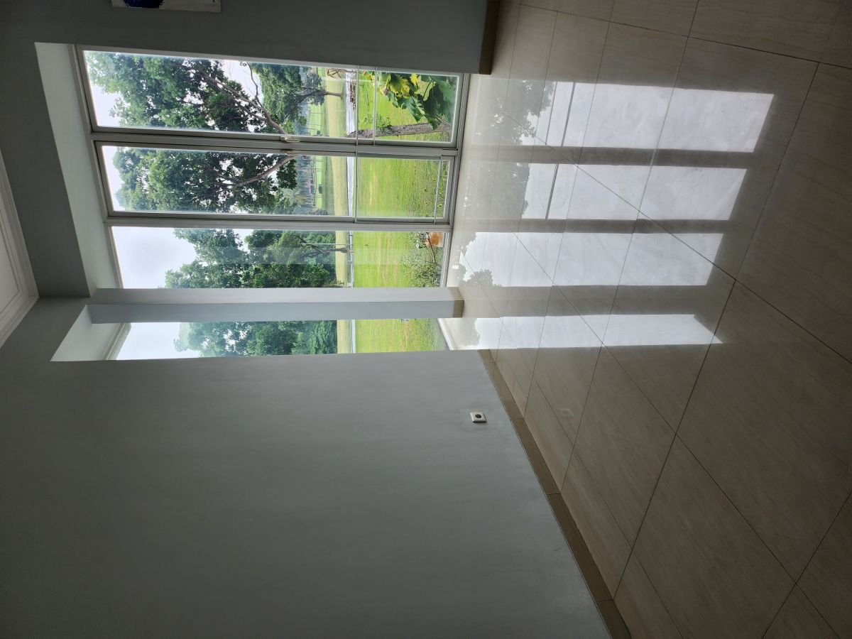 Jual rumah bagus 2 lantai di Suvarna Sutra  Tangerang - Foto 5