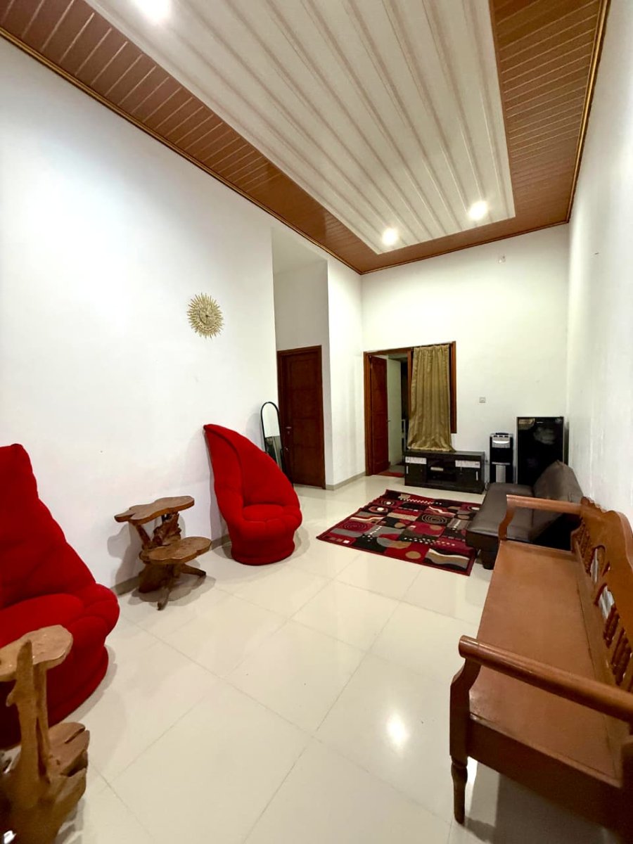 Dijual Rumah Bagus Siap Pakai  ( Full Furnished ),  Lokasi : Cluster Elite di Pabelan, Dekat Colomadu - Foto 3