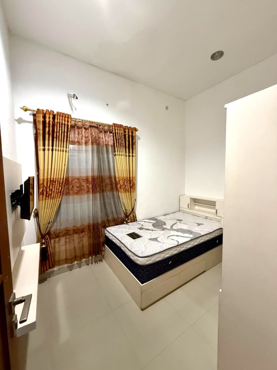 Dijual Rumah Bagus Siap Pakai  ( Full Furnished ),  Lokasi : Cluster Elite di Pabelan, Dekat Colomadu - Foto 5