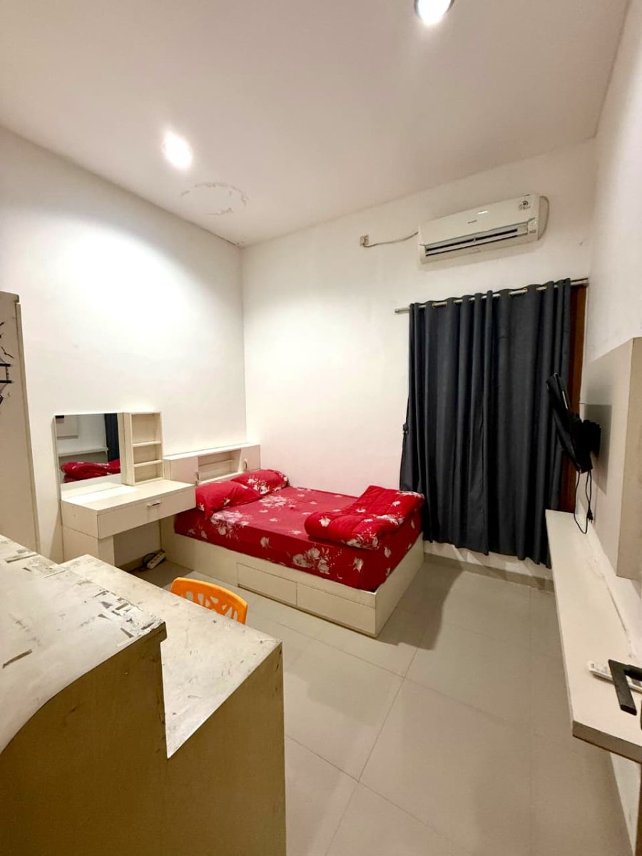 Dijual Rumah Bagus Siap Pakai  ( Full Furnished ),  Lokasi : Cluster Elite di Pabelan, Dekat Colomadu - Foto 6