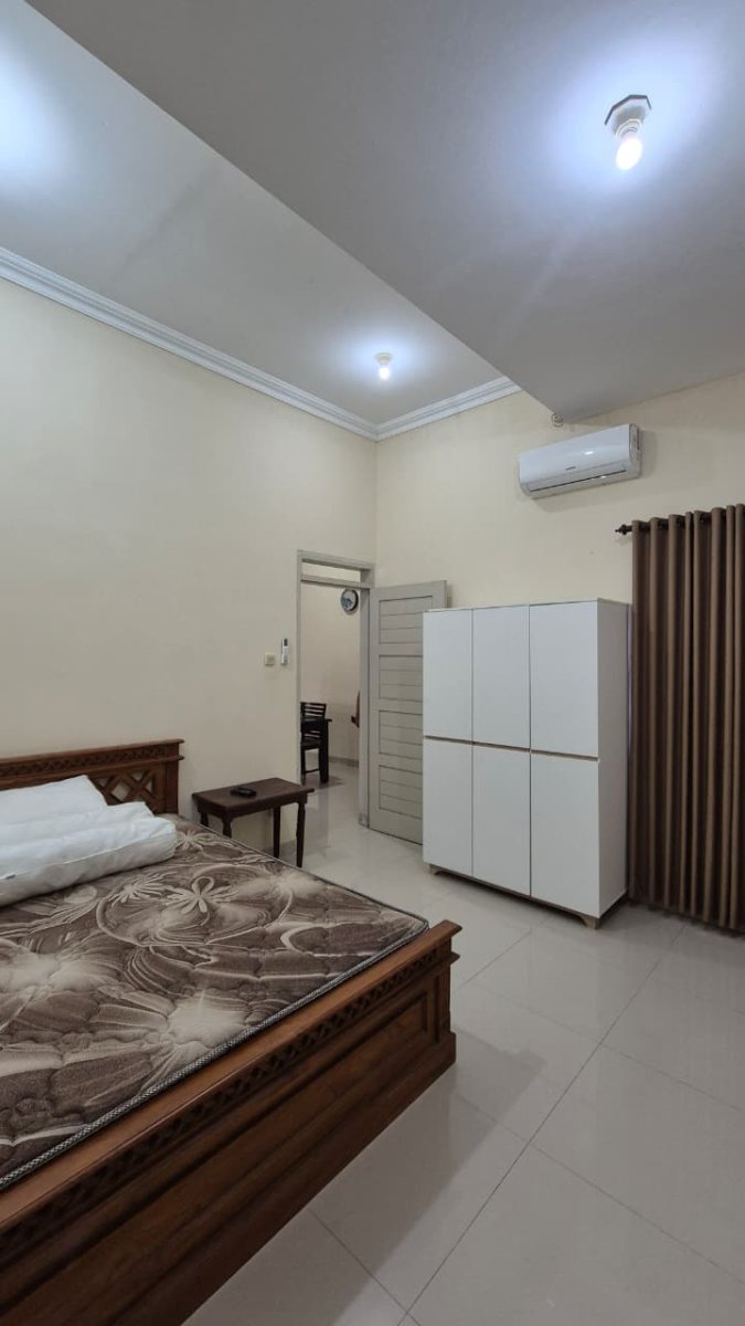 Rumah Bagus Full Furnish, Lokasi : Cluster di Fajar Indah, Solo - Foto 4