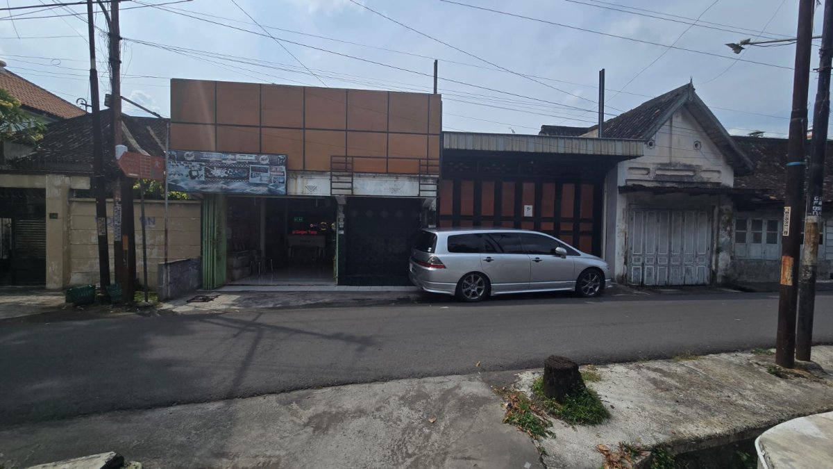 Rumah nyaman dengan lahan luas di Dagen, Jaten, Karanganyar - Foto 7