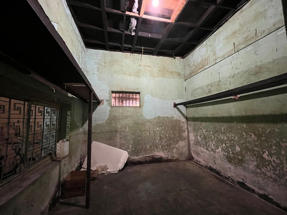 Ruko Strategis 3 Lantai di Kawasan Bisnis dan Pertokoan, Jalan Yos Sudarso Nonongan Solo - Foto 3