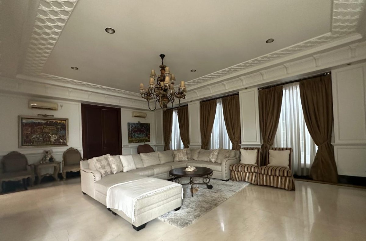 Dijual Rumah Semi furnished Lokasi Villa Gading Indah - Foto 2