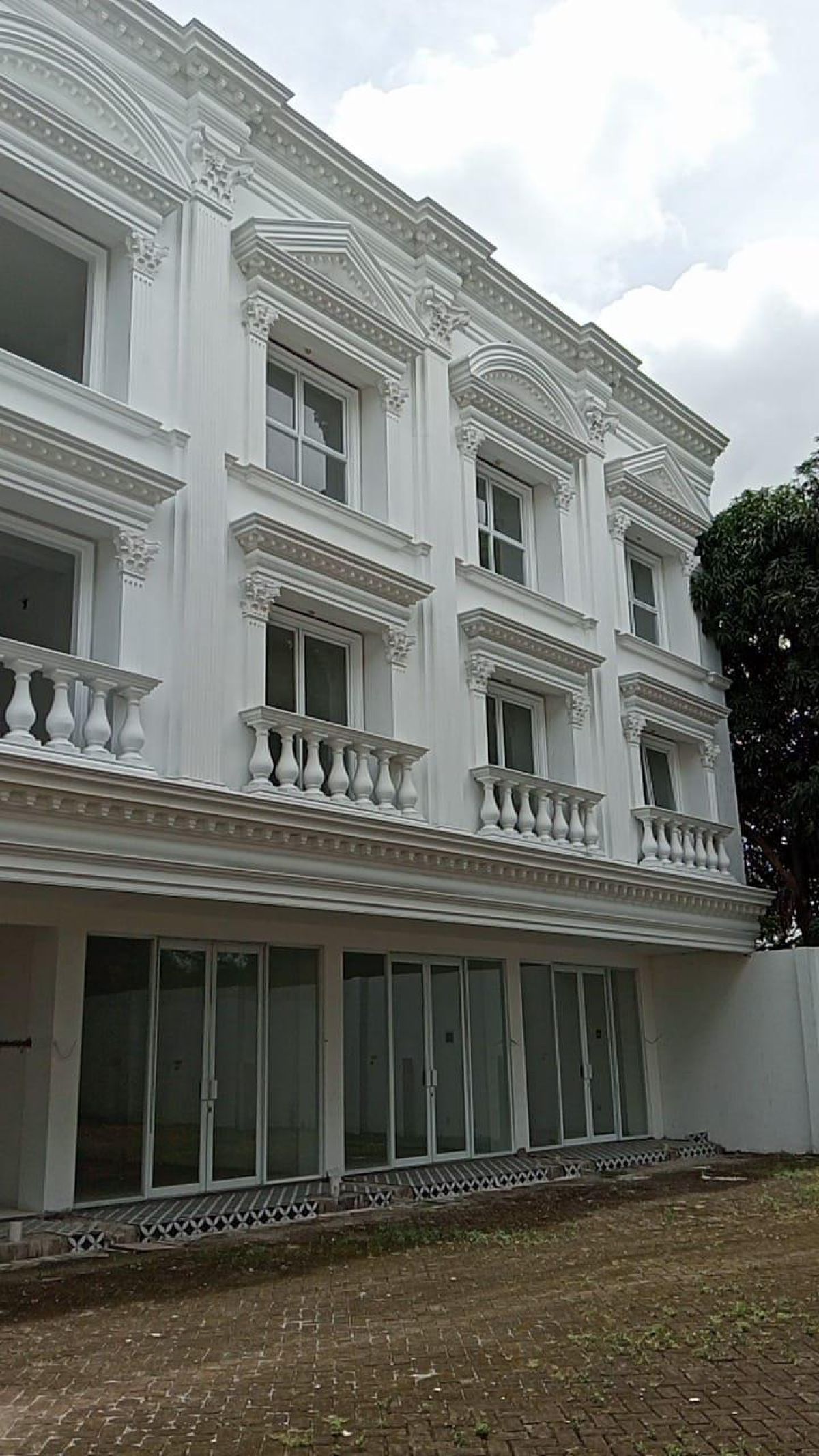 Dijual Cepat BU! 5 Ruko Royal Palace Lokasi Karawaci - Tanggerang - Foto 2