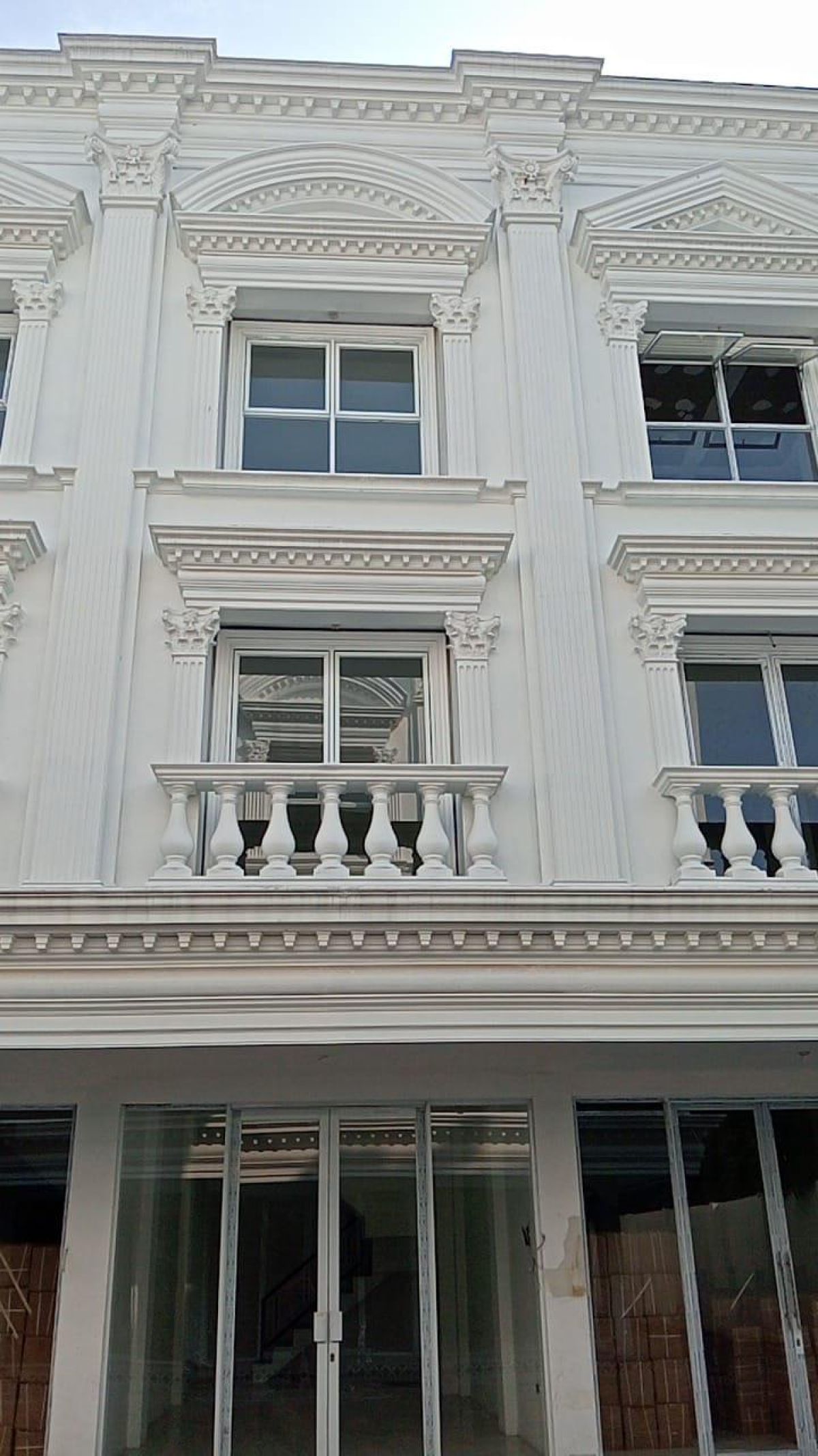 Dijual Cepat BU! 5 Ruko Royal Palace Lokasi Karawaci - Tanggerang - Foto 4