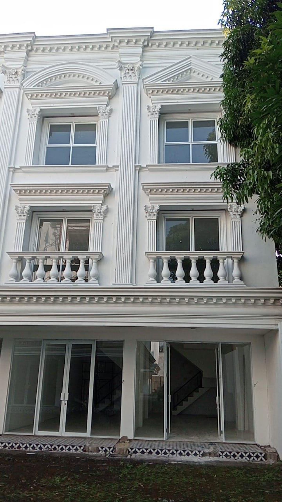 Dijual Cepat BU! 5 Ruko Royal Palace Lokasi Karawaci - Tanggerang - Foto 6