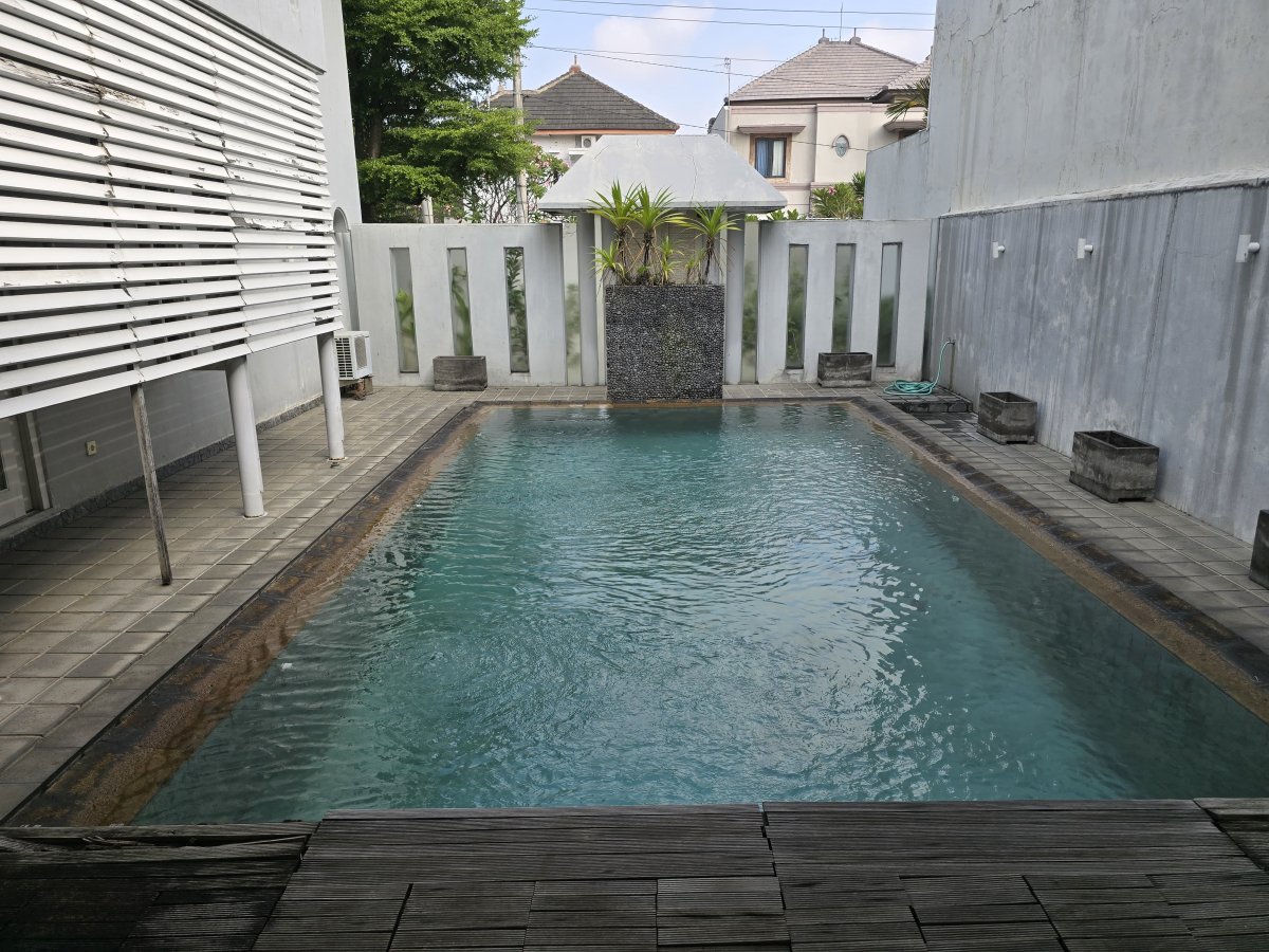 Rumah Mewah Exclusive Dengan Kolam Renang di Perumahan Elite Lor In Residence Colomadu Solo - Foto 3