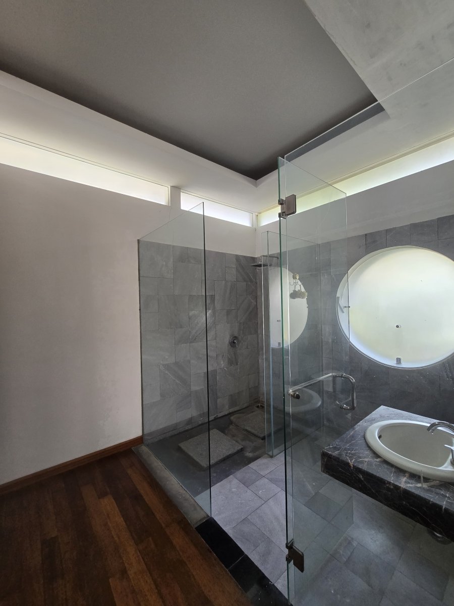 Rumah Mewah Exclusive Dengan Kolam Renang di Perumahan Elite Lor In Residence Colomadu Solo - Foto 5