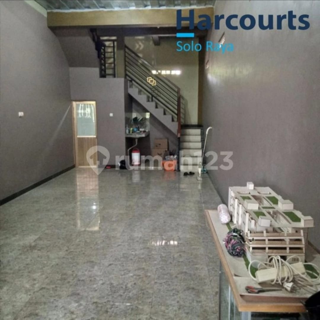 Ruko Bagus 1,5 Lantai Siap Pakai Dekat Pintu Tol Gondangrejo, Solo, Cocok untuk berbagai usaha - Foto 2