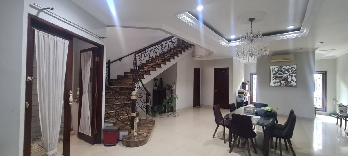 JUAL CEPAT, RUMAH 2 LANTAI NYAMAN STRATEGIS, LT 207 M2, JL LELE RAWAMANGUN, JAKARTA TIMUR - Foto 4