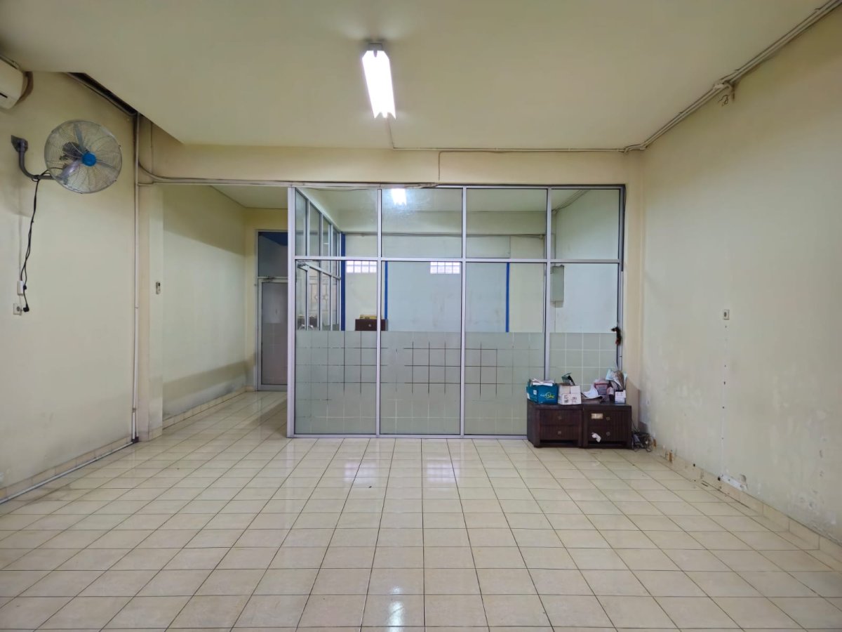 Dijual Ruko 2,5 Lantai Ada Rooftop Lokasi Prime Area Di Solo Baru - Foto 3