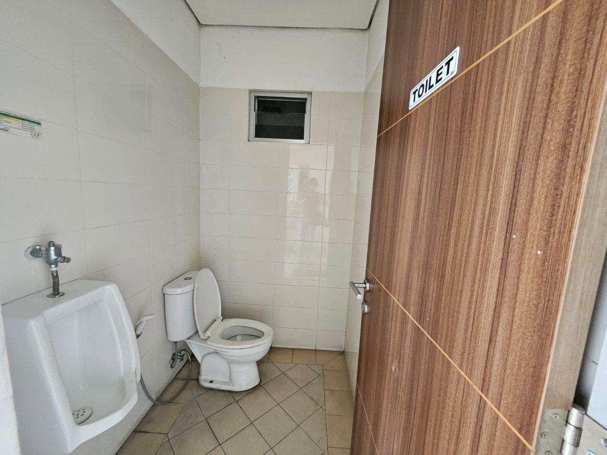 Disewakan Ruang usaha di Jl. Adisucipto Solo. - Foto 3