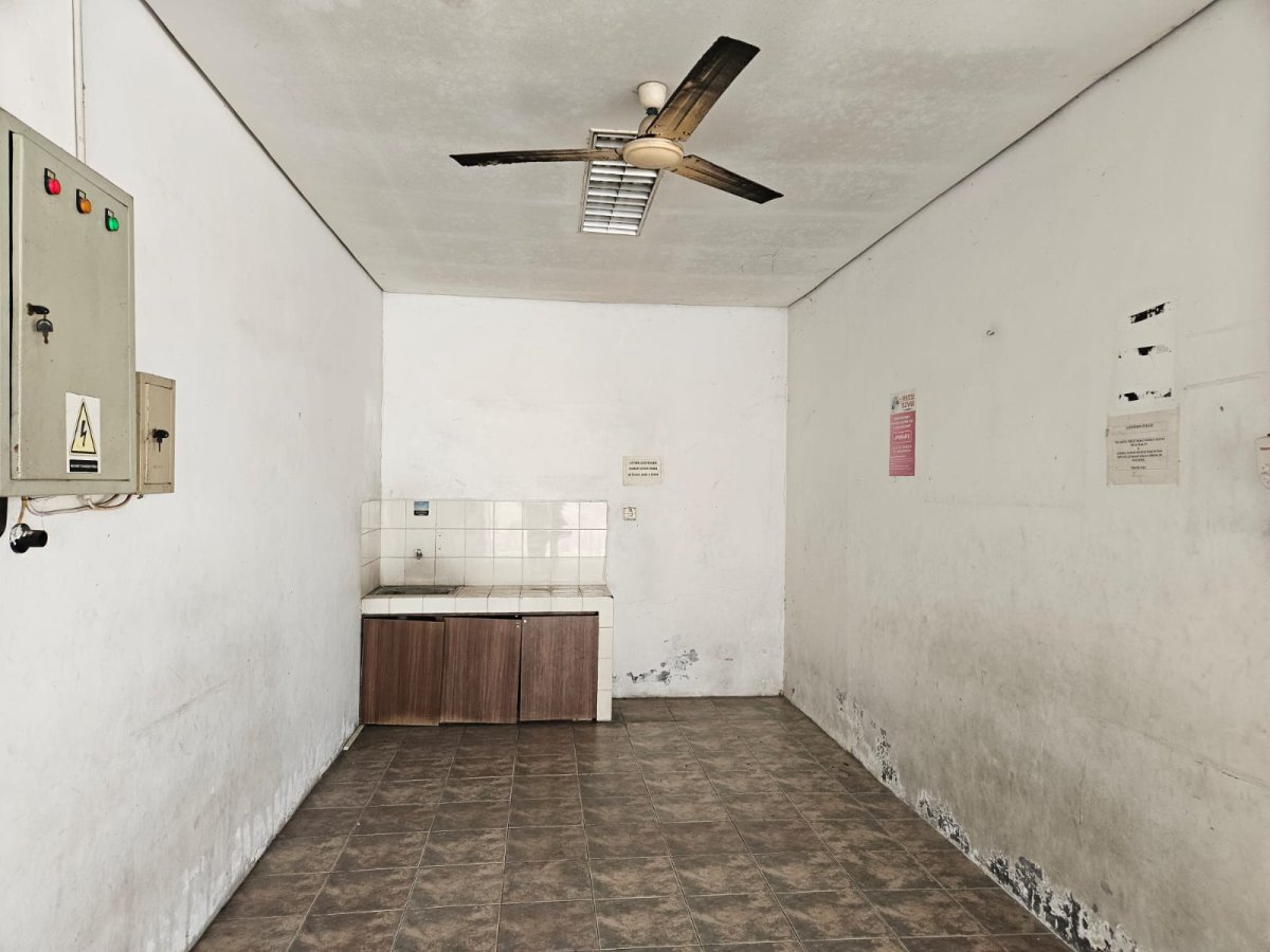 Disewakan Ruang usaha di Jl. Adisucipto Solo. - Foto 6