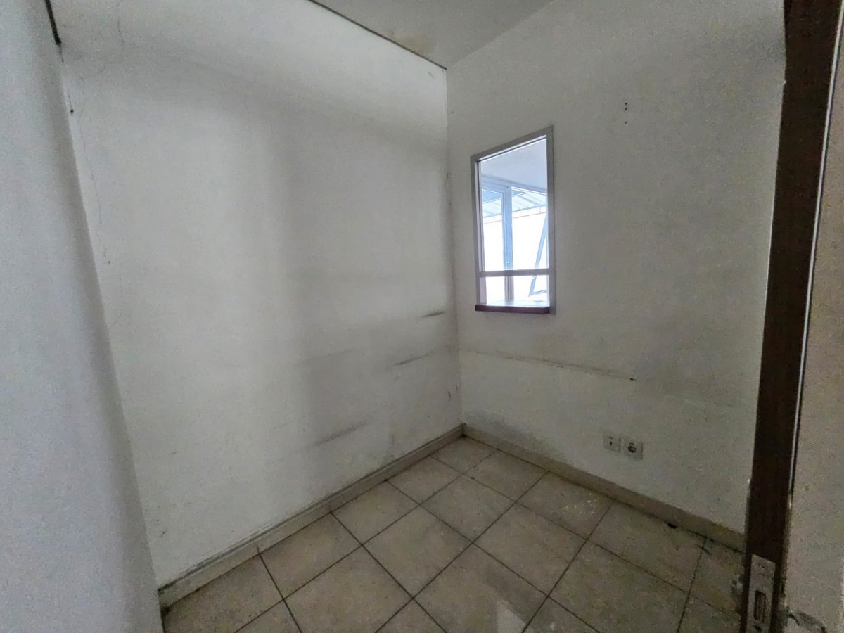 Disewakan Ruang usaha di Jl. Adisucipto Solo. - Foto 9