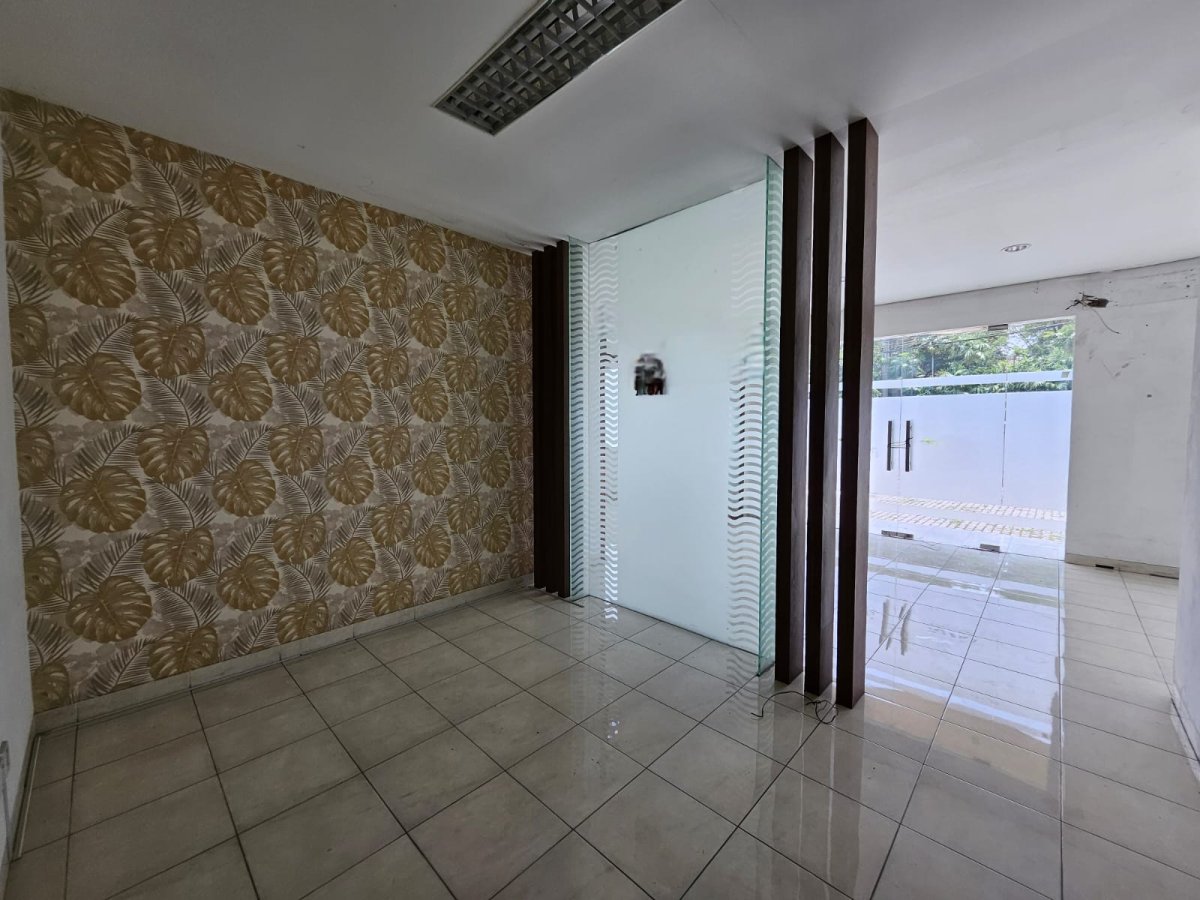 Disewakan Ruang usaha di Jl. Adisucipto Solo. - Foto 10