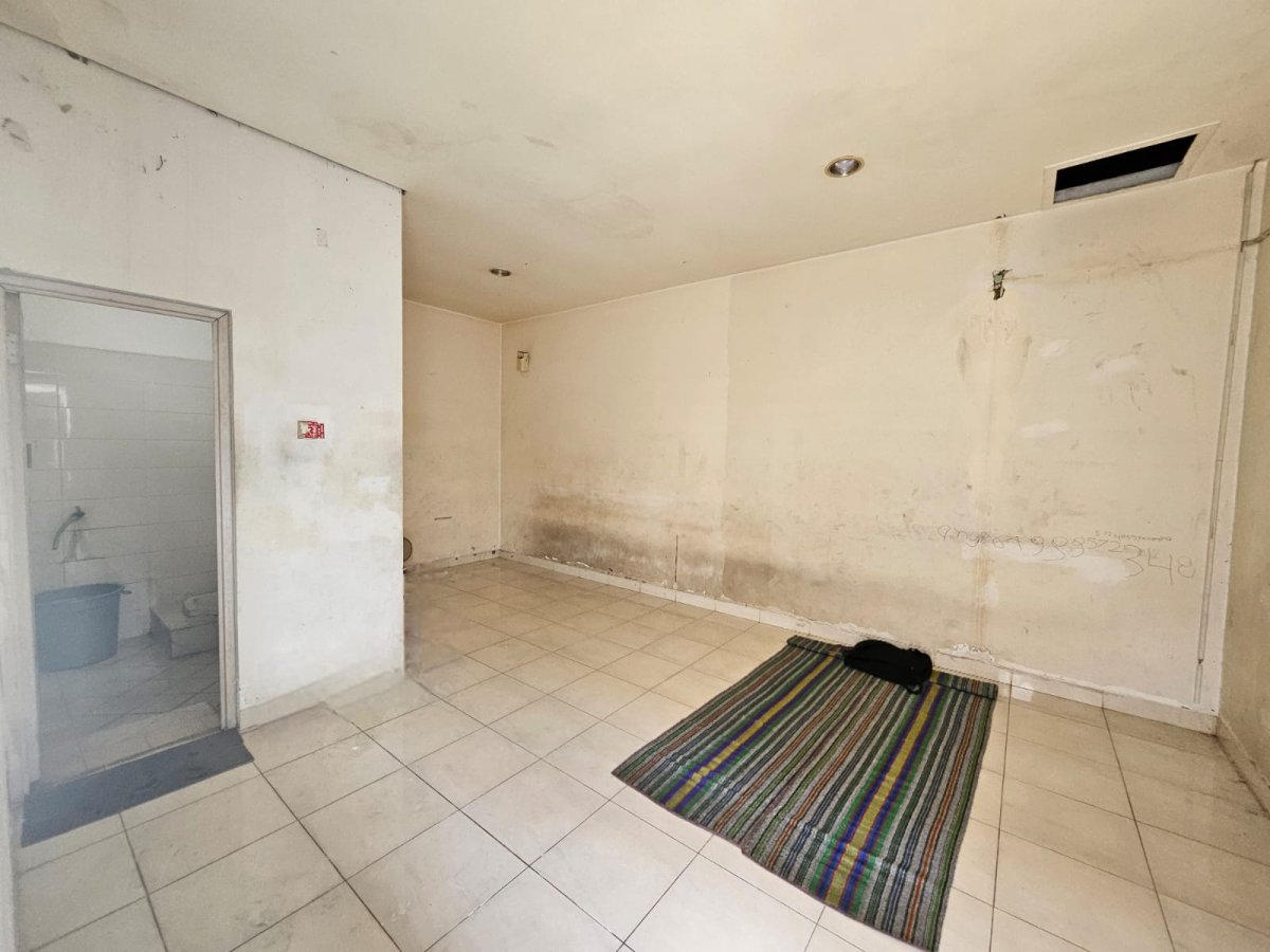 Disewakan Ruang usaha di Jl. Adisucipto Solo. - Foto 12