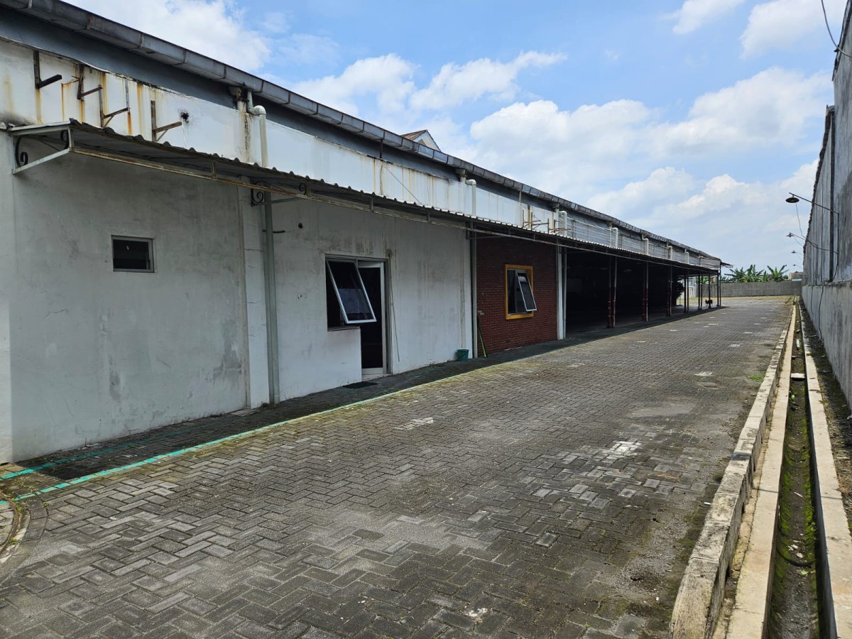 Disewakan Ruang usaha di Jl. Adisucipto Solo. - Foto 13