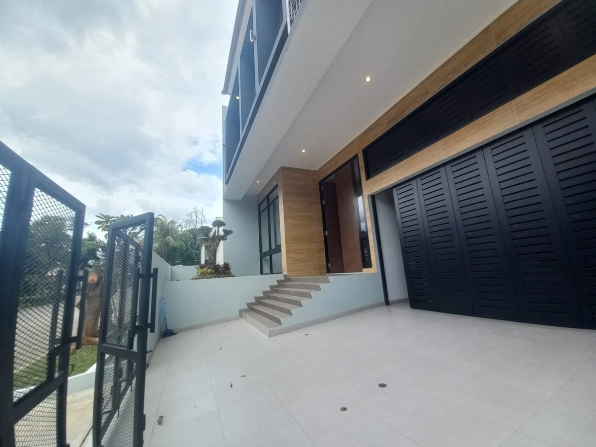 Dijual rumah siap huni ada Kolam Renang di Sektor 9 Bintaro Jaya Tangsel - Foto 3