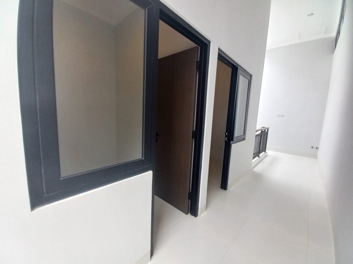 Dijual rumah siap huni ada Kolam Renang di Sektor 9 Bintaro Jaya Tangsel - Foto 12