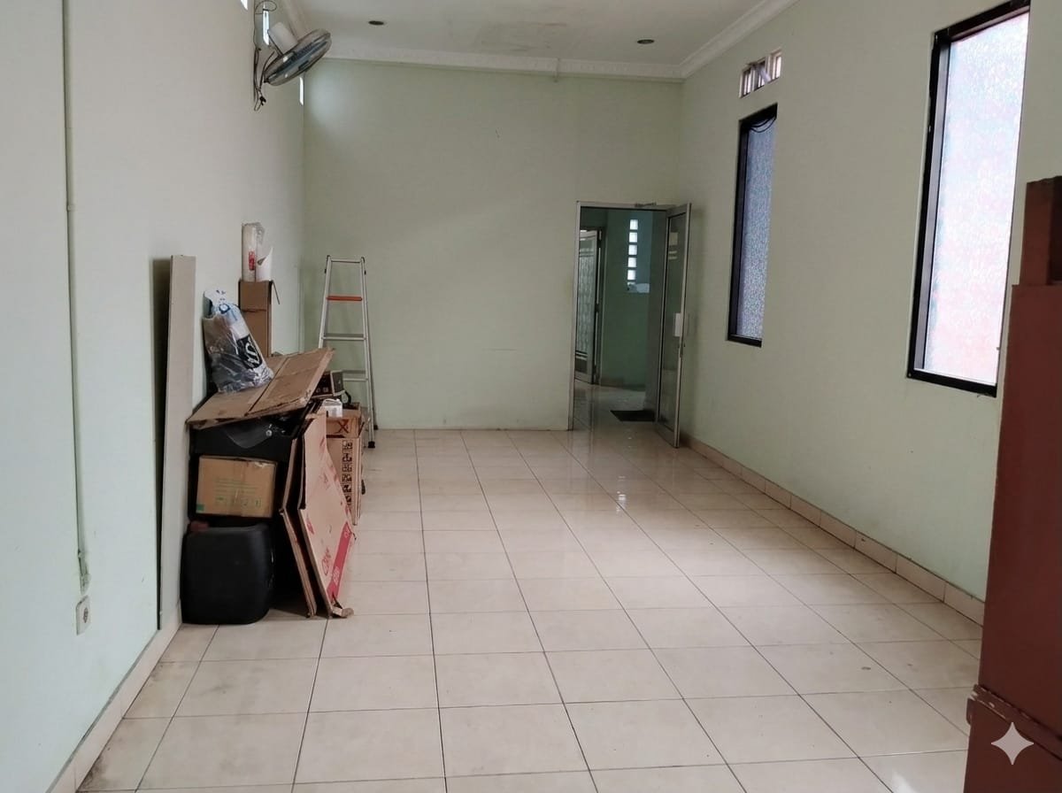 Ruko 2 Lantai Strategis Siap Pakai di Pinggir Jalan Utama di Jebres, Solo - Foto 3