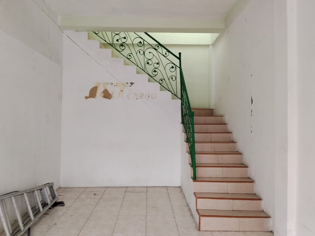 Ruko 2 Lantai Strategis Siap Pakai di Pinggir Jalan Utama di Jebres, Solo - Foto 4