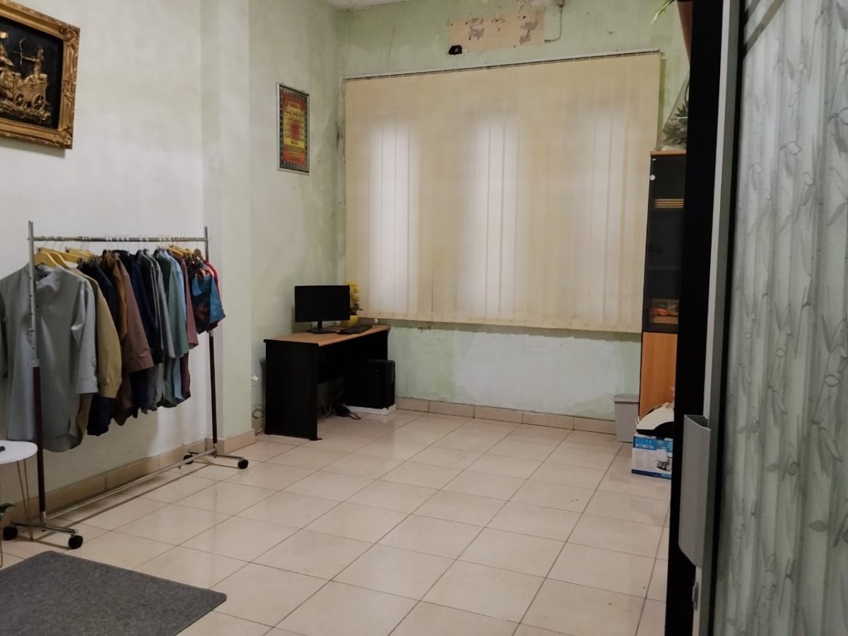 Ruko 2 Lantai Strategis Siap Pakai di Pinggir Jalan Utama di Jebres, Solo - Foto 5