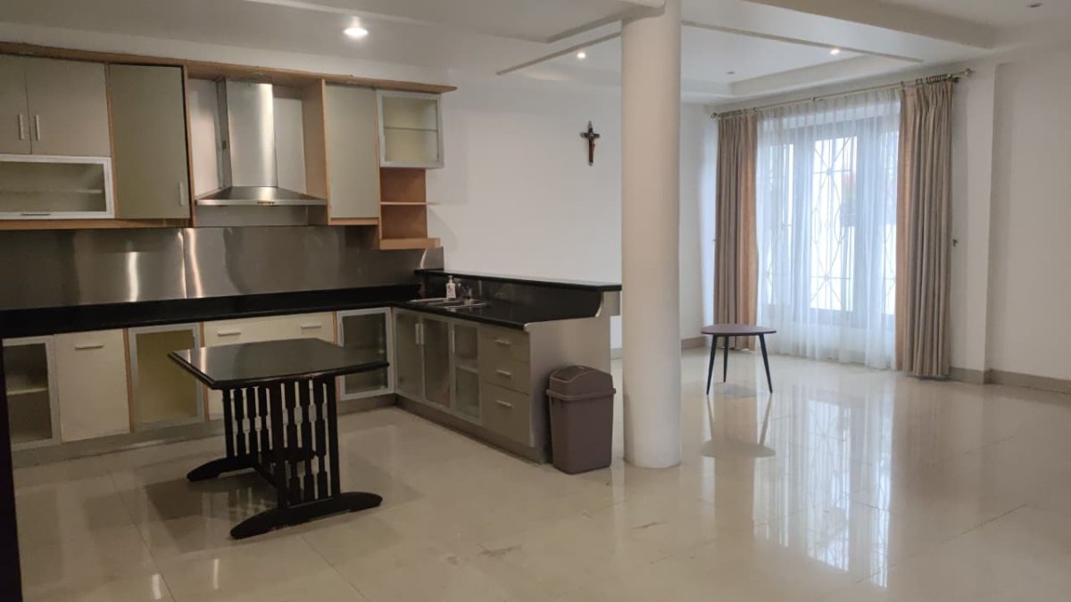 Disewakan Rumah Lokasi Janur Indah, Kelapa Gading - Jakarta Utara - Foto 3