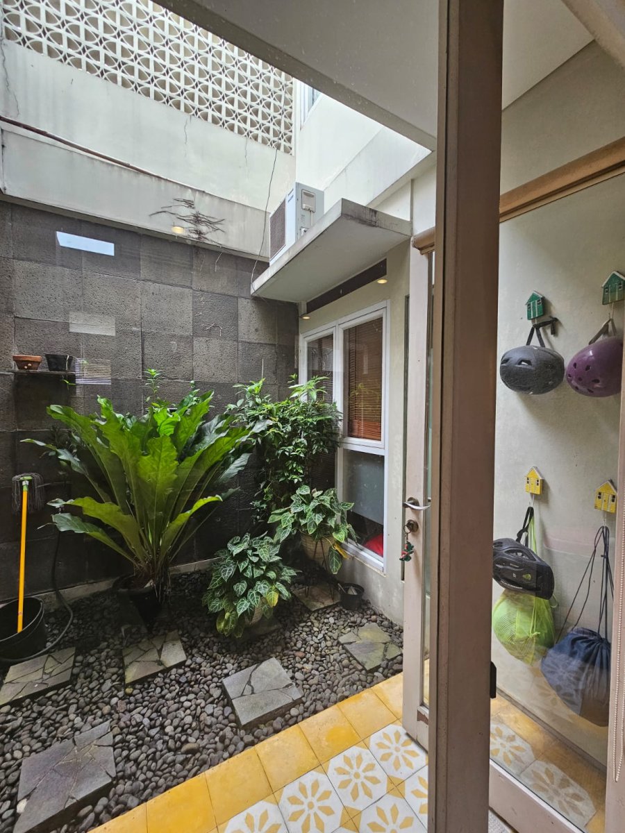 Dijual rumah di Calista Permata Bintaro Tangerang Selatan