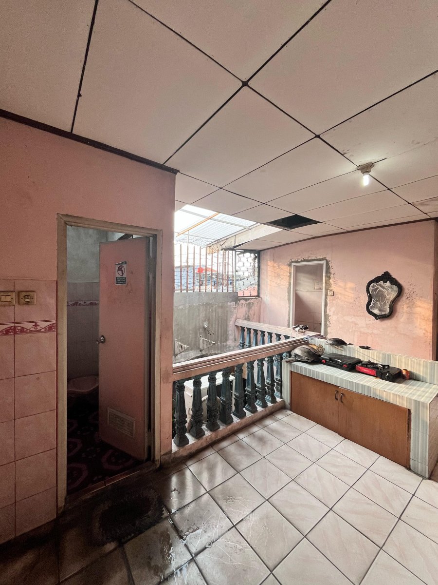 Harus Terjual Rumah Kedoya Selatan