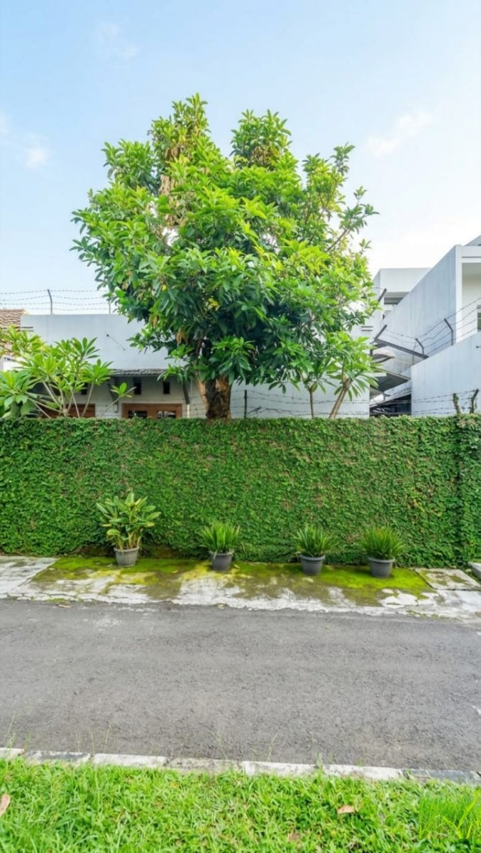 Tanah Bonus Bangunan Ruang Kantor & Gudang Siap Pakai di Manahan, Solo