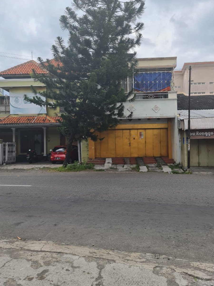 Ruko Strategis 2,5 Lantai Jalan Adi Sumarmo Nusukan, Banjarsari, Solo