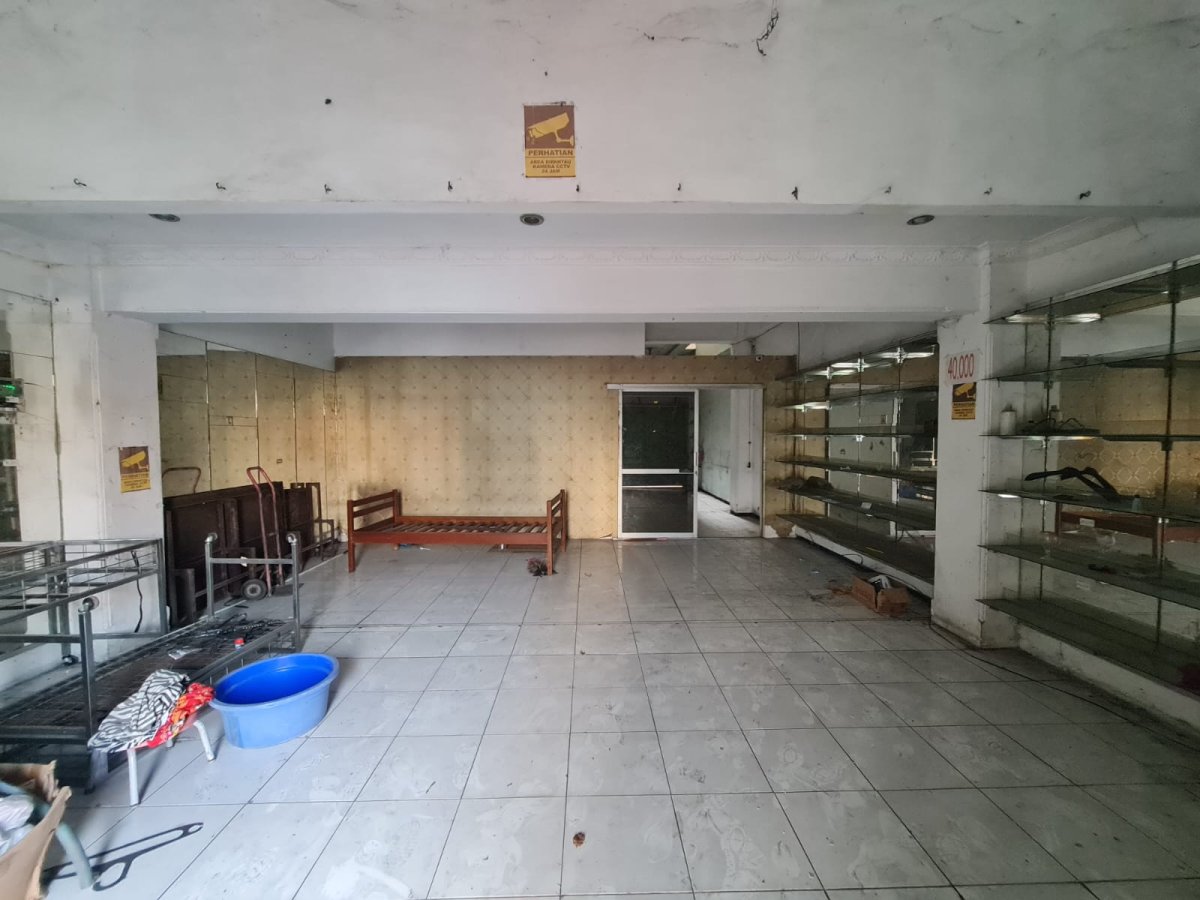 Ruko Strategis 2,5 Lantai Jalan Adi Sumarmo Nusukan, Banjarsari, Solo - Foto 2
