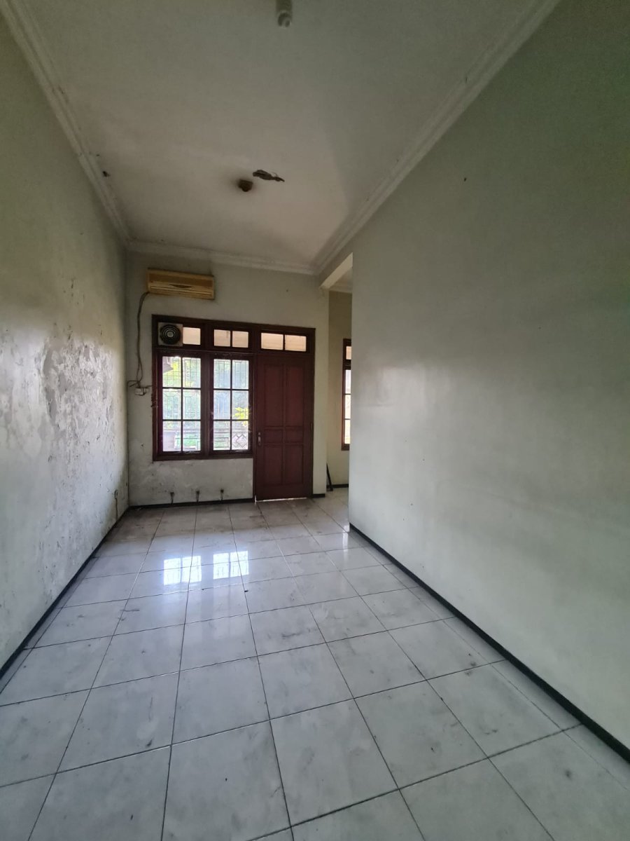 Ruko Strategis 2,5 Lantai Jalan Adi Sumarmo Nusukan, Banjarsari, Solo - Foto 3