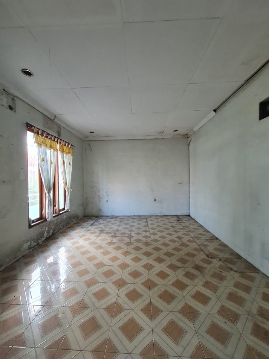 Ruko Strategis 2,5 Lantai Jalan Adi Sumarmo Nusukan, Banjarsari, Solo - Foto 4