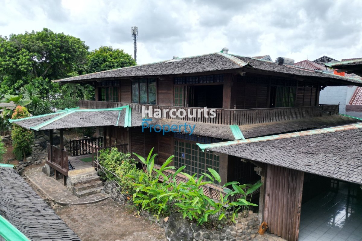 Cibubur Area, Turun Harga, Dijual Rumah Klasik Lokasi Strategis Bekonsep Ukiran Jawa di Cibubur - Foto 3