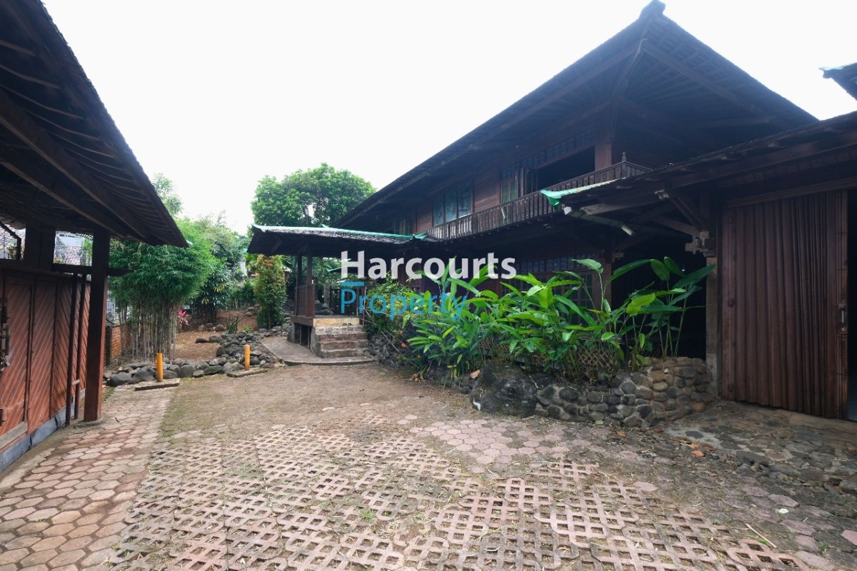 Cibubur Area, Turun Harga, Dijual Rumah Klasik Lokasi Strategis Bekonsep Ukiran Jawa di Cibubur - Foto 5